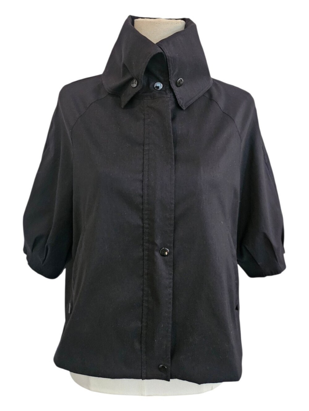 Samuel Dong Black Short-Sleeve Zip Jacket Size L